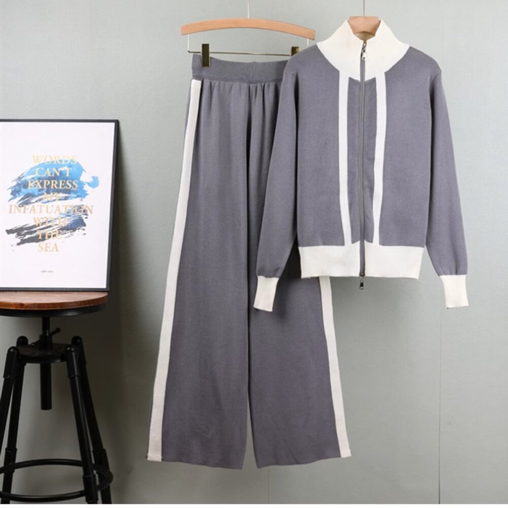 Gray and White 2-Piece Pant Set M
